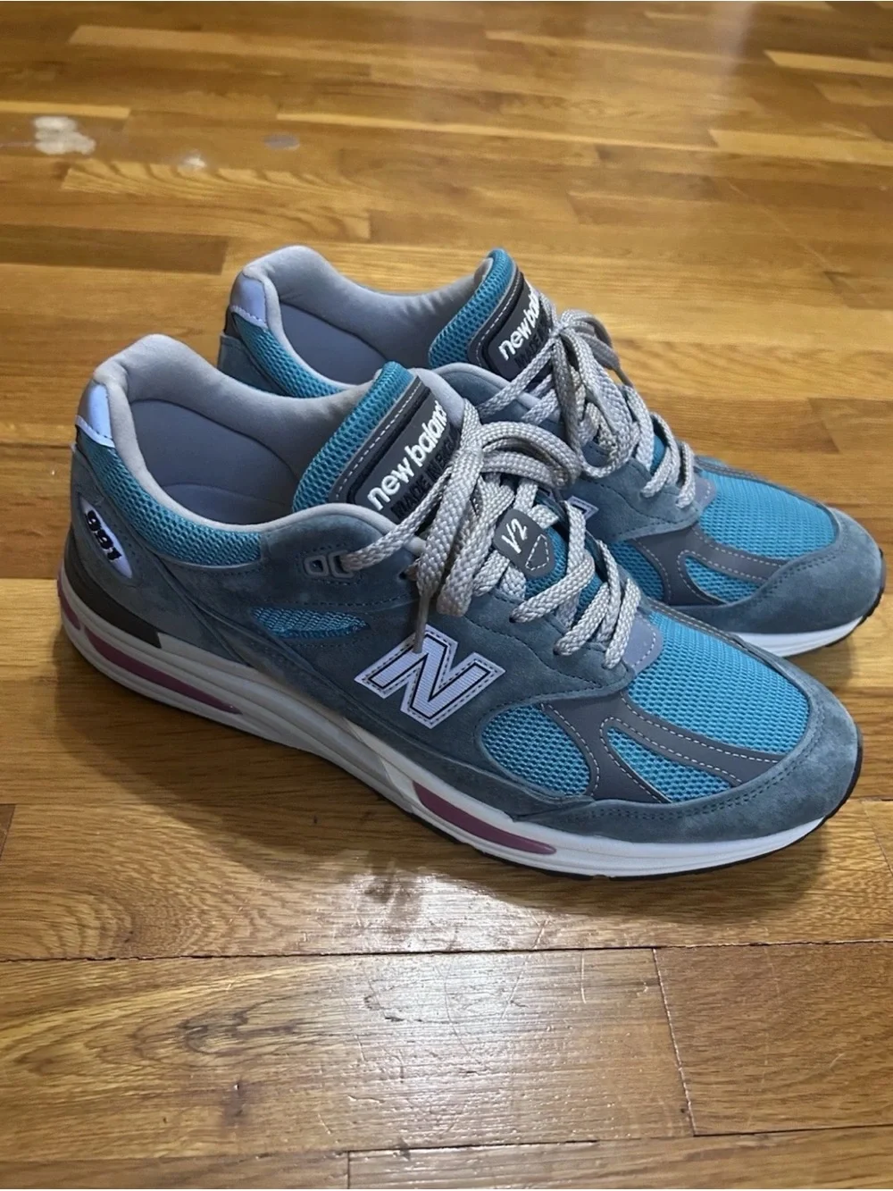 New Balance MiUK 991v2 Porceline Green